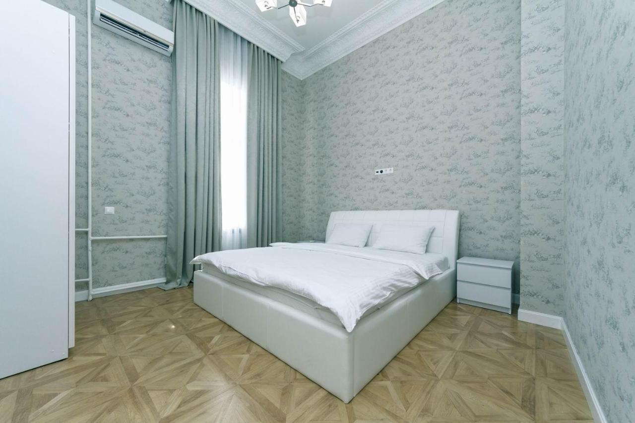 Vip Near Premier Palace & Arena City Киев Экстерьер фото
