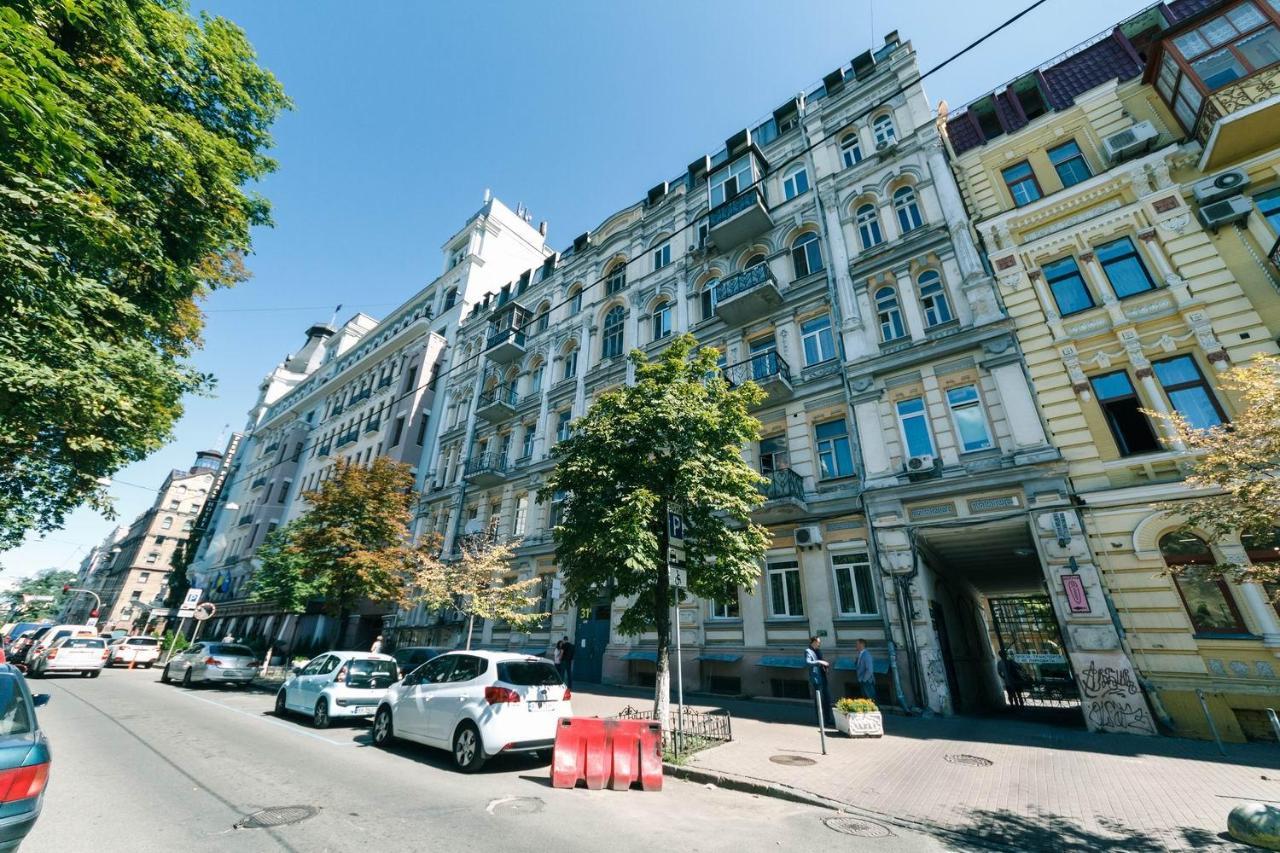 Vip Near Premier Palace & Arena City Киев Экстерьер фото